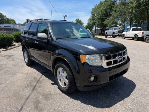 Used 2011 Ford Escape XLT w/ 203A Rapid Spec Order Code AWD/4WD image 3