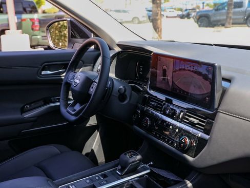 New 2026 Nissan Pathfinder SL FWD image 20