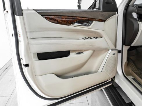 Used 2015 Cadillac Escalade Premium AWD/4WD image 47