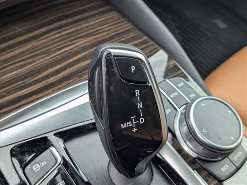 Used 2020 BMW 530i w/ Convenience Package image 5