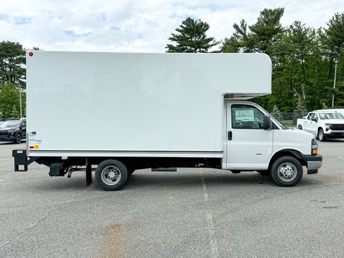 New 2025 Chevrolet Express 3500 w/ Power Convenience Package image 14