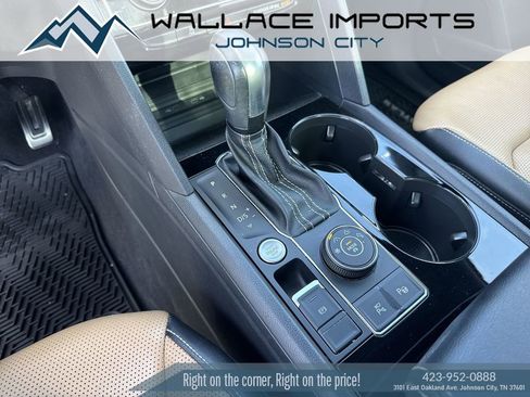Certified 2022 Volkswagen Atlas Cross Sport SEL Premium R-Line AWD/4WD image 18