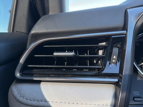 Used 2020 Toyota Camry LE image 47