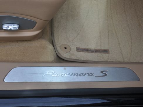 Used 2013 Porsche Panamera 4S image 27
