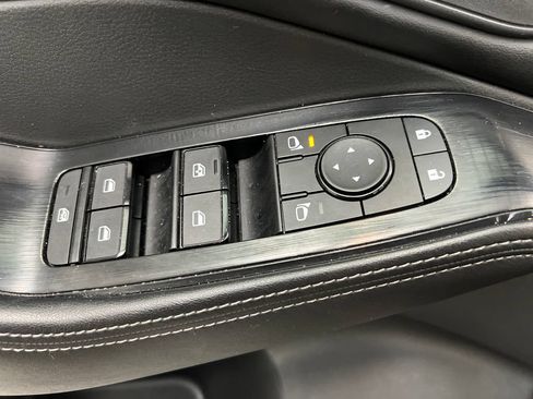 Used 2025 Nissan Rogue SV AWD/4WD image 15