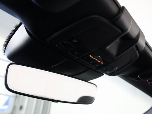 Used 2018 Porsche 911 Turbo image 43