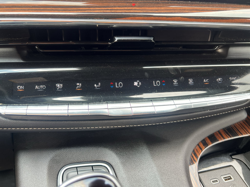 Used 2024 Cadillac Escalade Sport AWD/4WD image 15