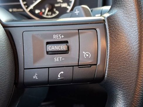 Used 2024 Nissan Rogue S image 21