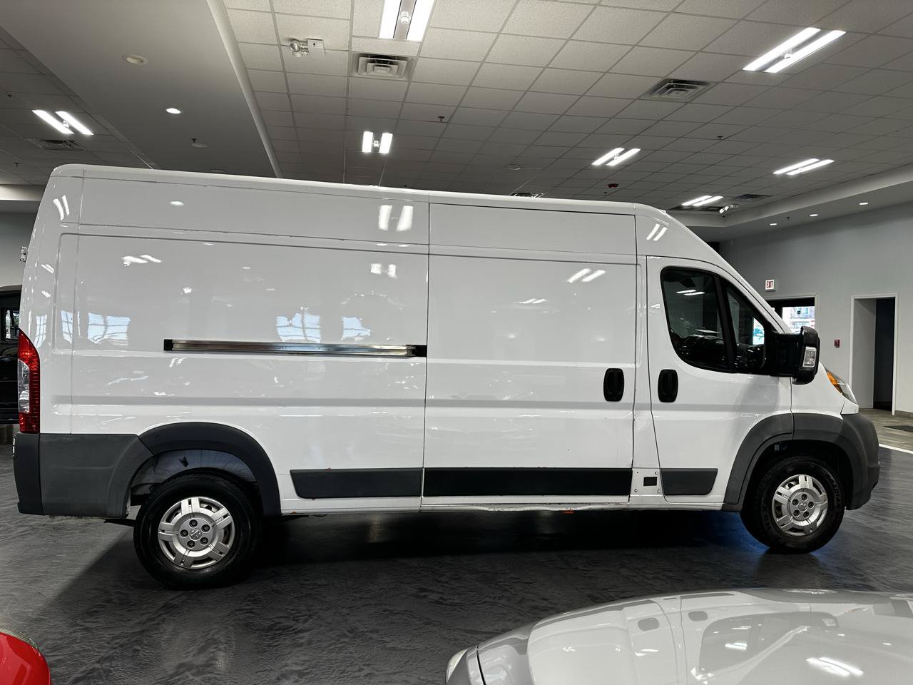 Used 2017 RAM ProMaster 2500 FWD image 4