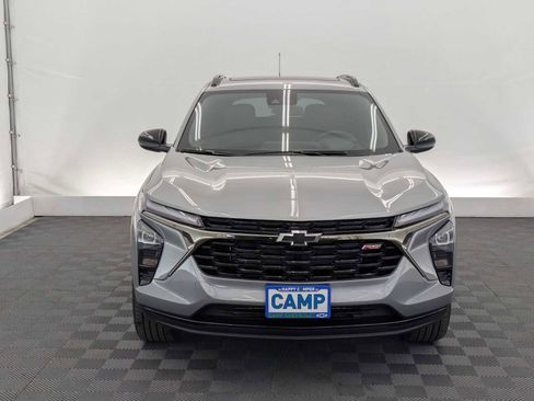 New 2026 Chevrolet Trax RS w/ Sunroof Package FWD image 8