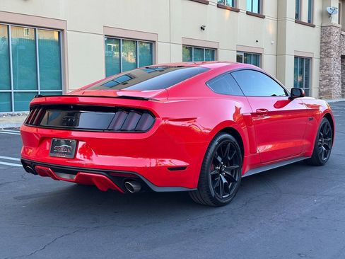 Used 2017 Ford Mustang GT RWD image 5