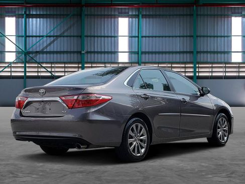 Used 2017 Toyota Camry XLE FWD image 5