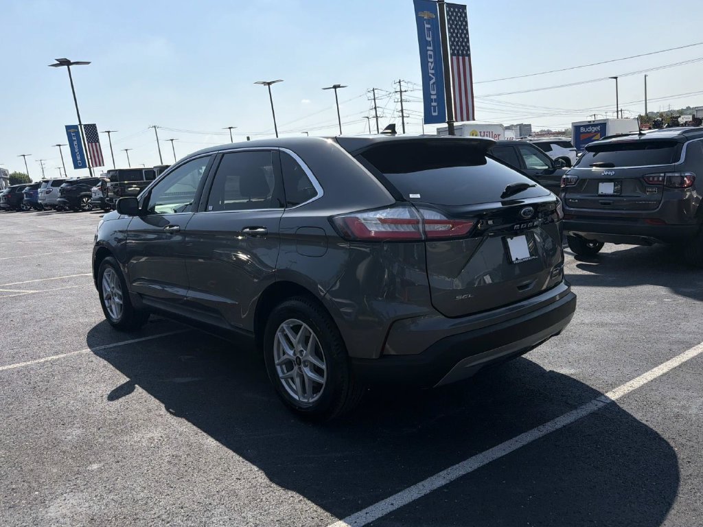Used 2024 Ford Edge SEL w/ Convenience Package AWD/4WD image 5
