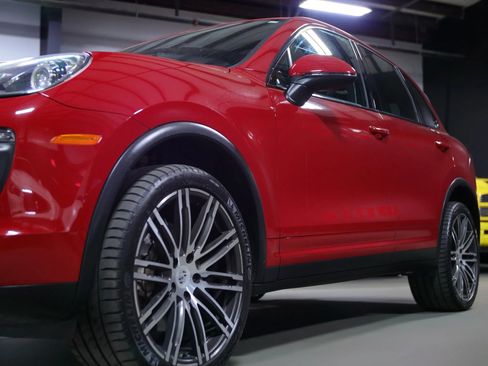 Used 2018 Porsche Cayenne S image 7