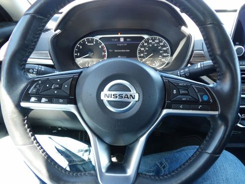 Used 2020 Nissan Altima 2.0 Platinum FWD image 18