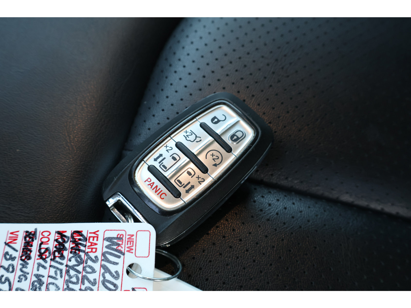 Used 2024 Chrysler Pacifica Touring-L FWD image 32