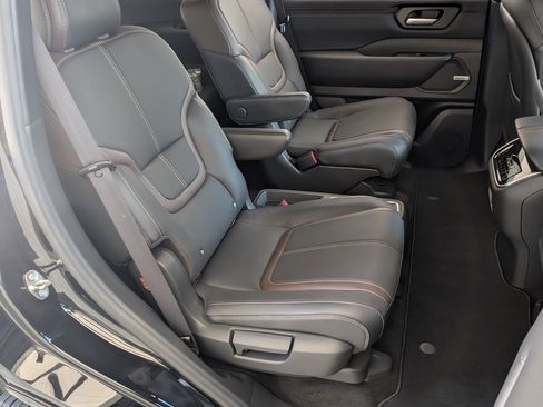 Used 2025 Nissan Armada SL w/ Captain's Chari Seat Package AWD/4WD image 20