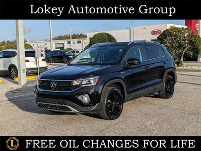 Certified 2023 Volkswagen Taos SE w/ Panoramic Sunroof Package