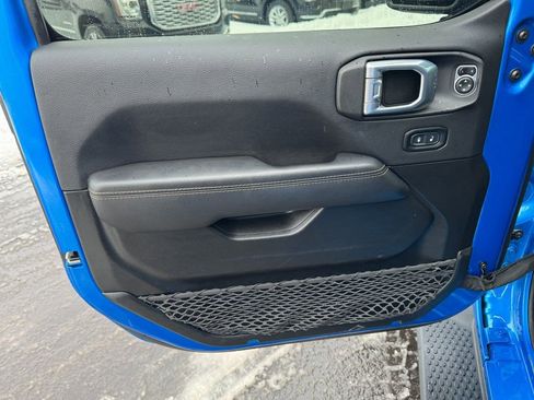 Used 2022 Jeep Wrangler Unlimited Sahara image 10