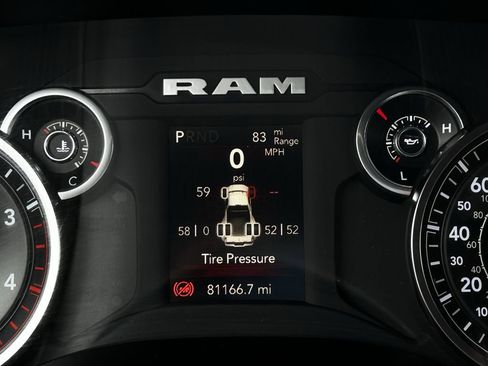 Used 2024 RAM 3500 Tradesman w/ Chrome Appearance Group AWD/4WD image 17