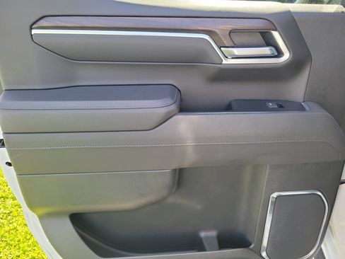 Used 2025 GMC Sierra 1500 SLT RWD image 12
