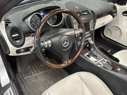 Used 2006 Mercedes-Benz SLK 350 image 7