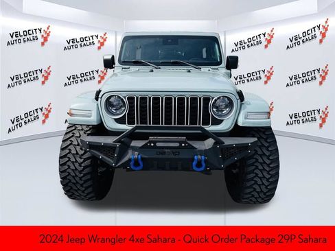 Used 2024 Jeep Wrangler Unlimited Sahara AWD/4WD image 8