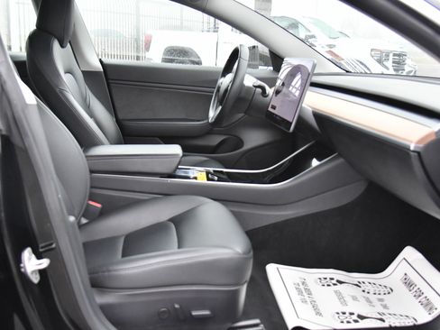 Used 2019 Tesla Model 3 Standard Range image 43