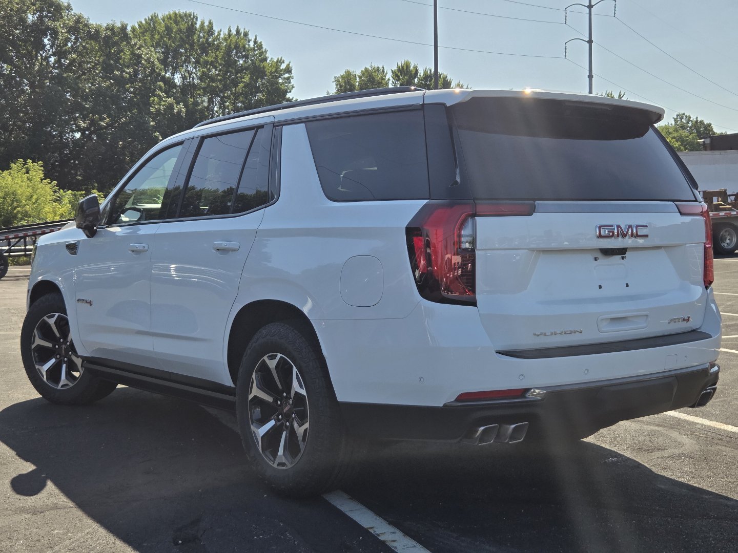 New 2026 GMC Yukon AT4 w/ AT4 Premium Plus Package AWD/4WD image 18