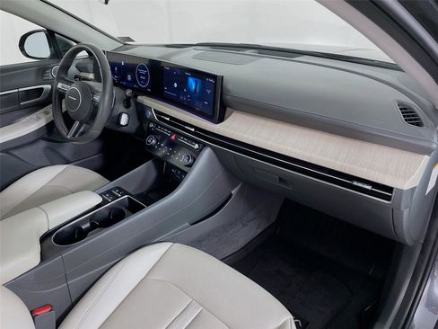 Used 2025 Hyundai Sonata Limited image 34
