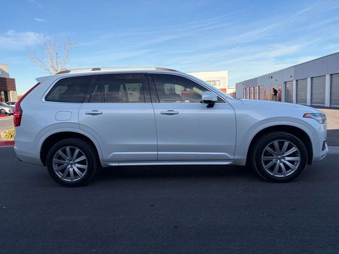 Used 2017 Volvo XC90 T5 Momentum w/ Vision Package image 4