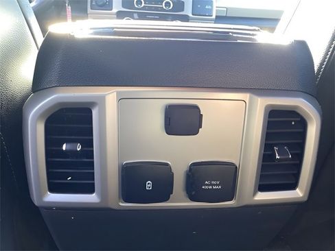 Used 2022 Ford F250 Lariat w/ Chrome Package image 18