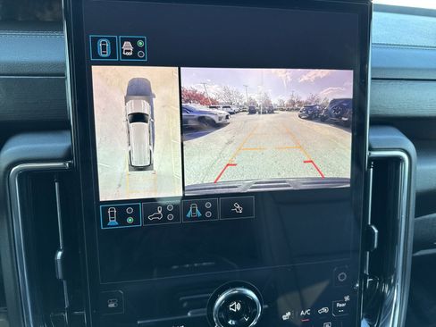 Used 2025 GMC Yukon XL Denali image 21