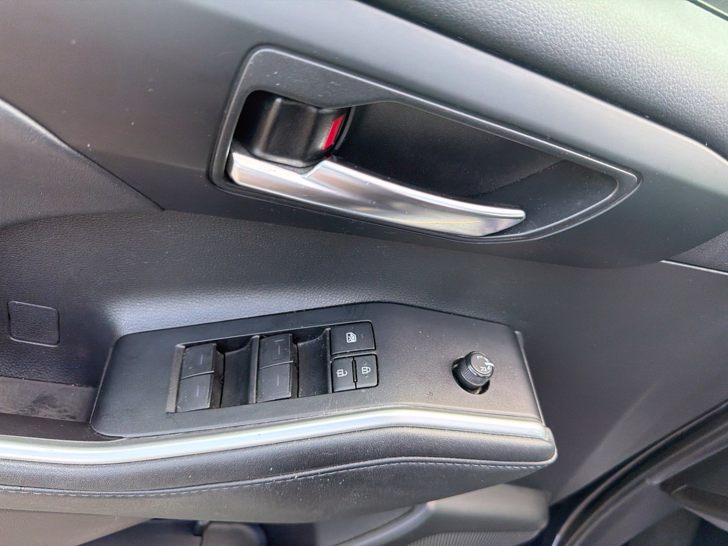 Used 2021 Toyota Highlander XSE FWD image 20