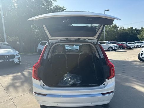 Used 2025 Volvo XC90 T8 Plus AWD/4WD image 8