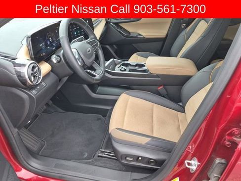 Used 2025 Chevrolet Equinox ACTIV w/ Safety and Technology Package FWD image 18
