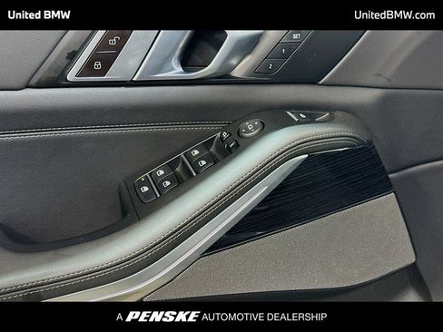 Used 2024 BMW X5 xDrive40i w/ M Sport Package AWD/4WD image 3