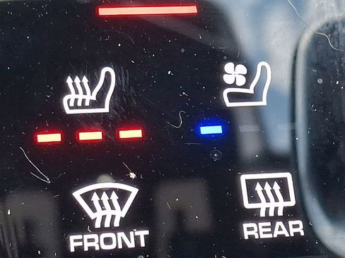 Used 2023 Porsche Cayenne S image 27