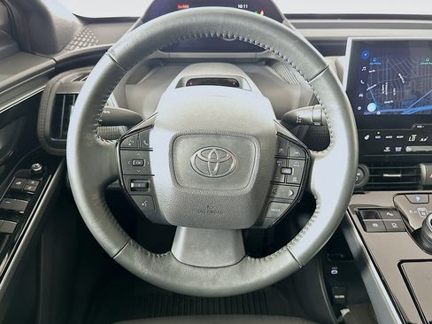 Used 2024 Toyota bZ4X FWD image 18