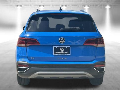Certified 2022 Volkswagen Taos SE FWD image 4