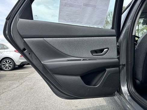 New 2026 Hyundai Elantra Limited FWD image 23