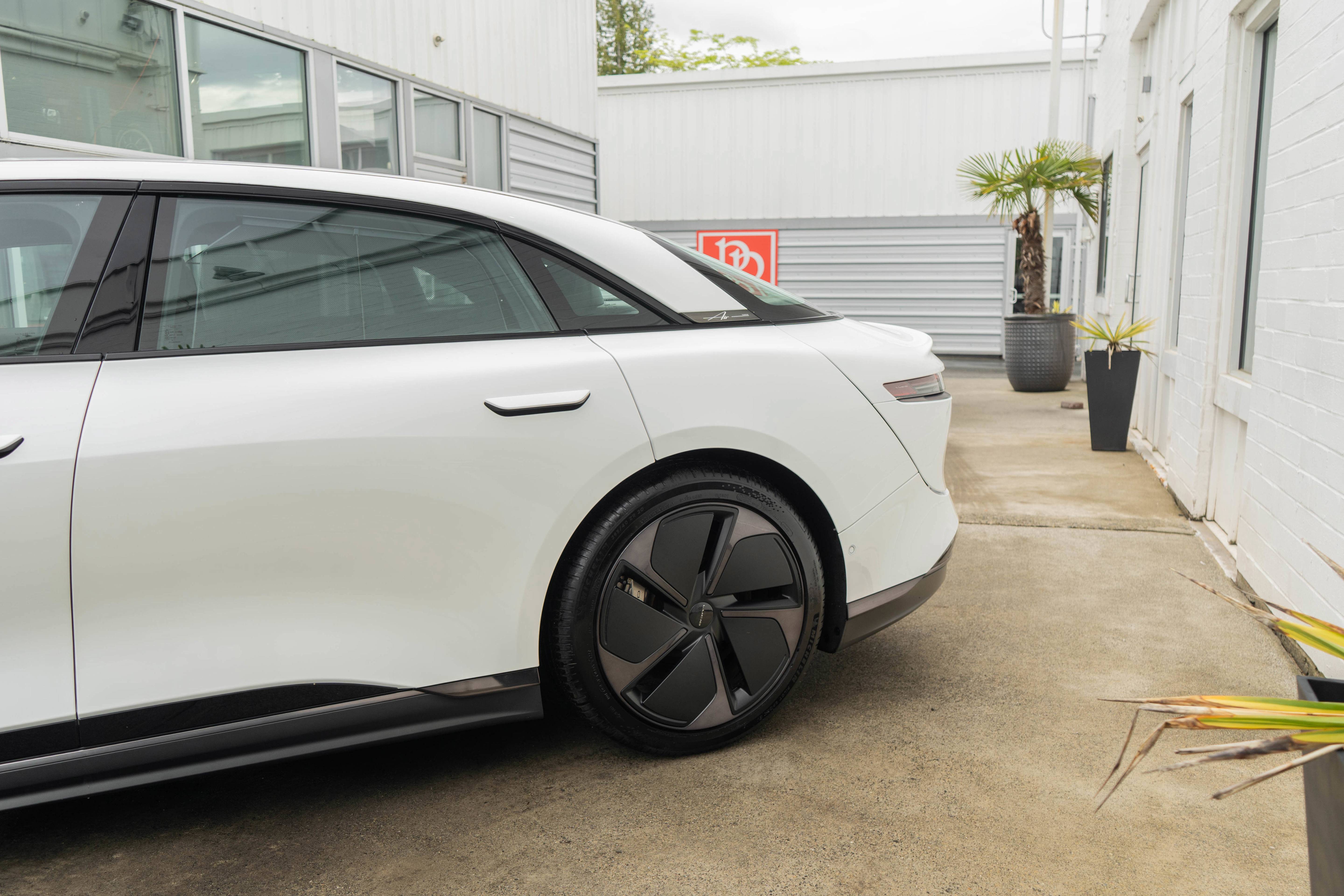 Used 2024 Lucid Air Touring AWD/4WD image 5