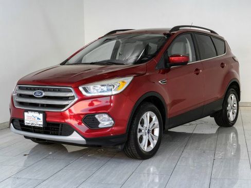 Used 2017 Ford Escape SE w/ Equipment Group 201A AWD/4WD image 4
