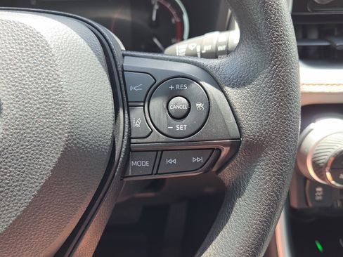 Certified 2025 Toyota RAV4 XLE w/ Convenience Package FWD image 30