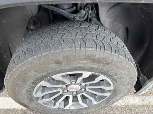 Used 2022 GMC Sierra 1500 AT4 w/ AT4 Premium Package AWD/4WD image 15