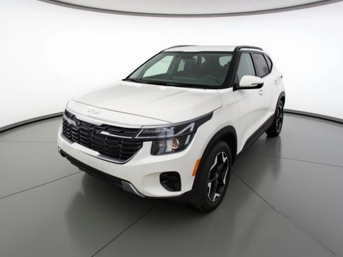Used 2025 Kia Seltos S image 3