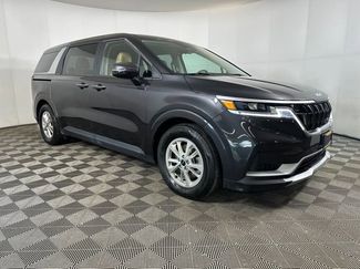 Used 2024 Kia Carnival LX video 2