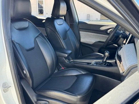 Used 2023 Jeep Compass Latitude image 31