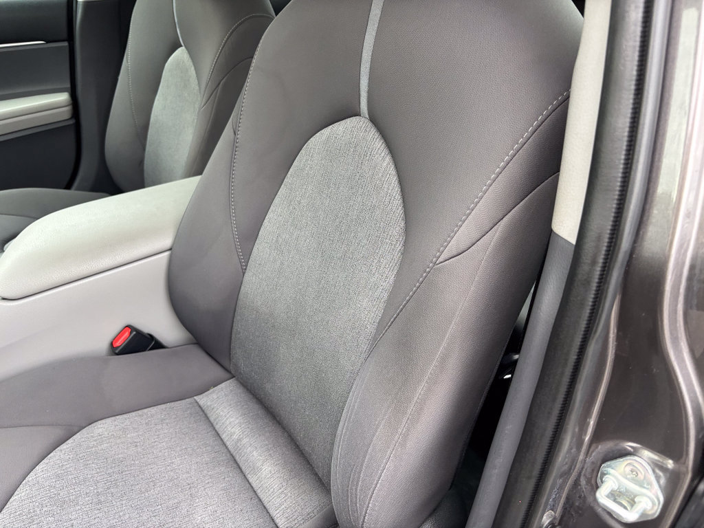Used 2022 Toyota Camry LE FWD image 17