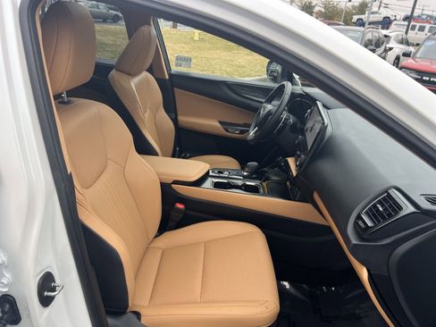 Used 2025 Lexus NX 350h AWD w/ Premium Package image 26